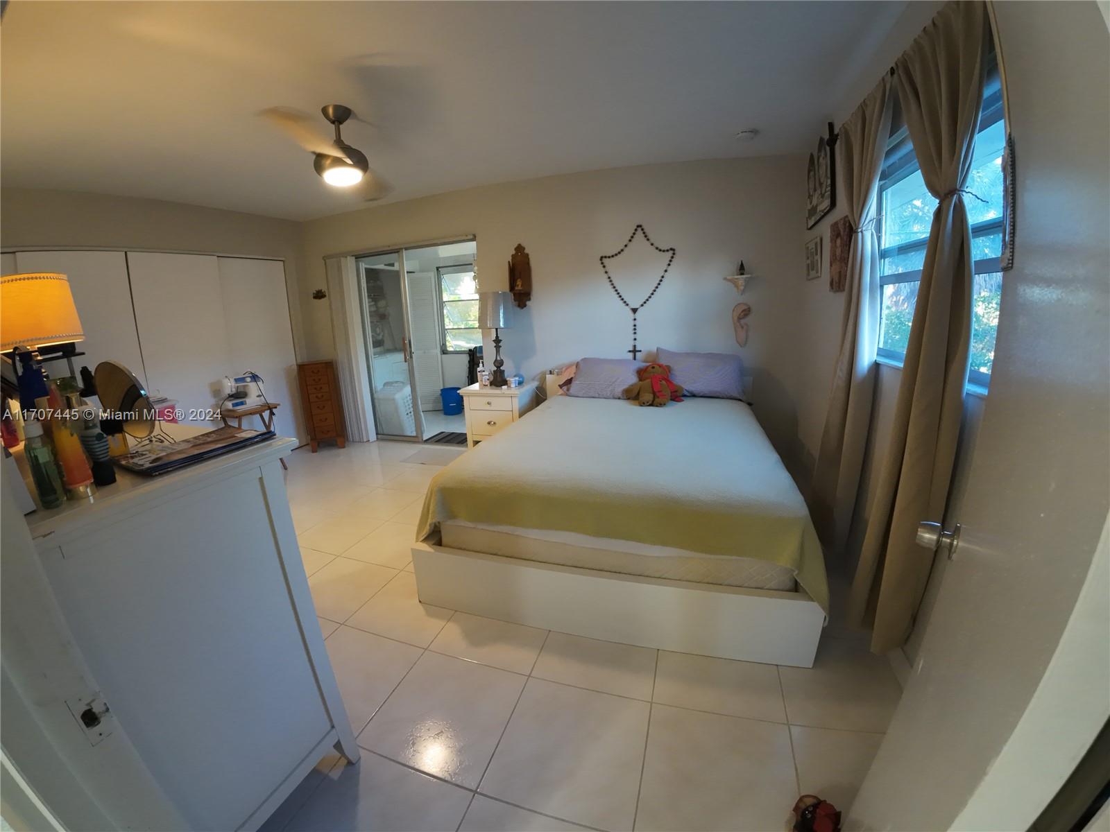 KINGS POINT SAXONY CONDOS - Residential