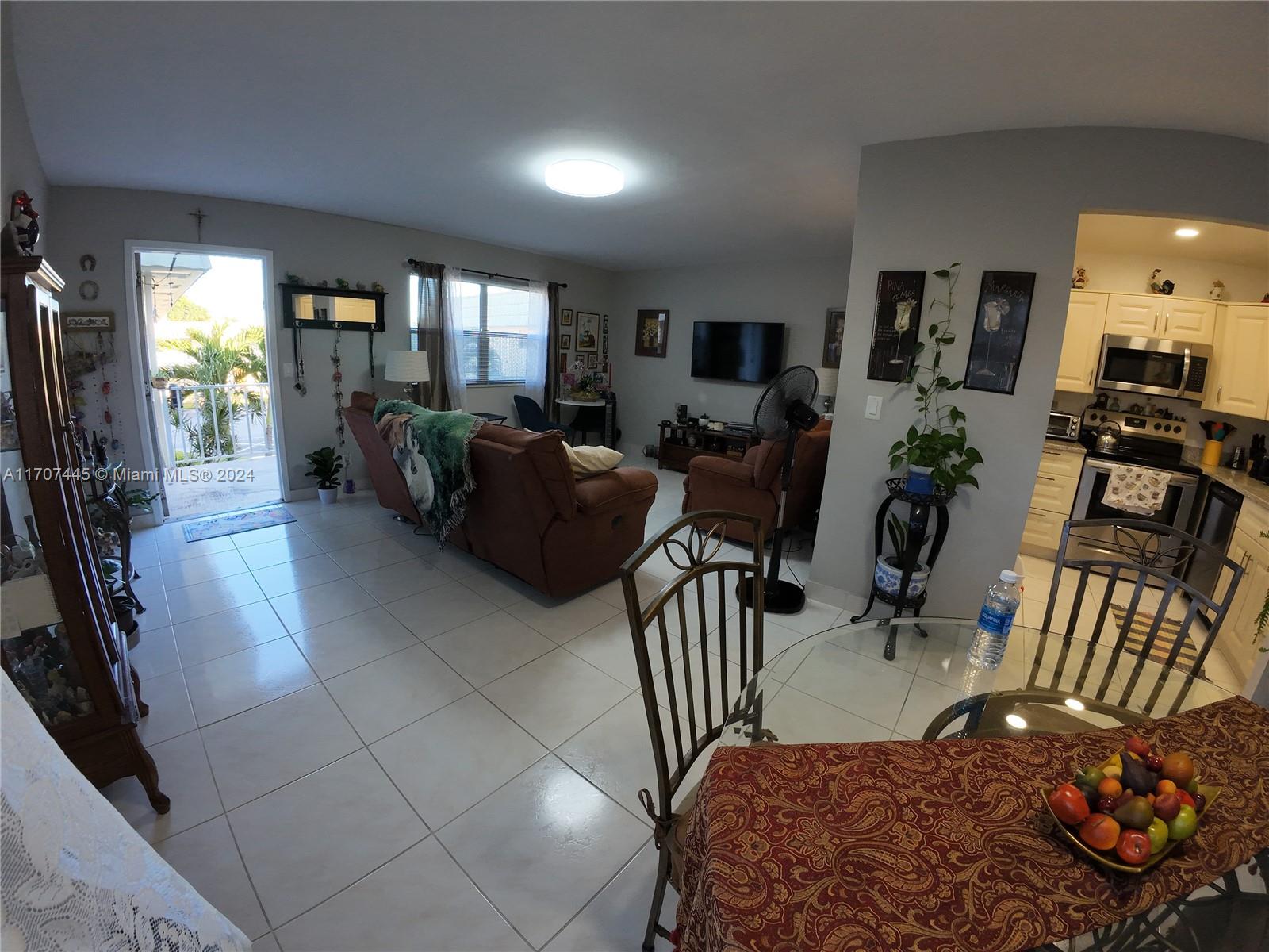 KINGS POINT SAXONY CONDOS - Residential