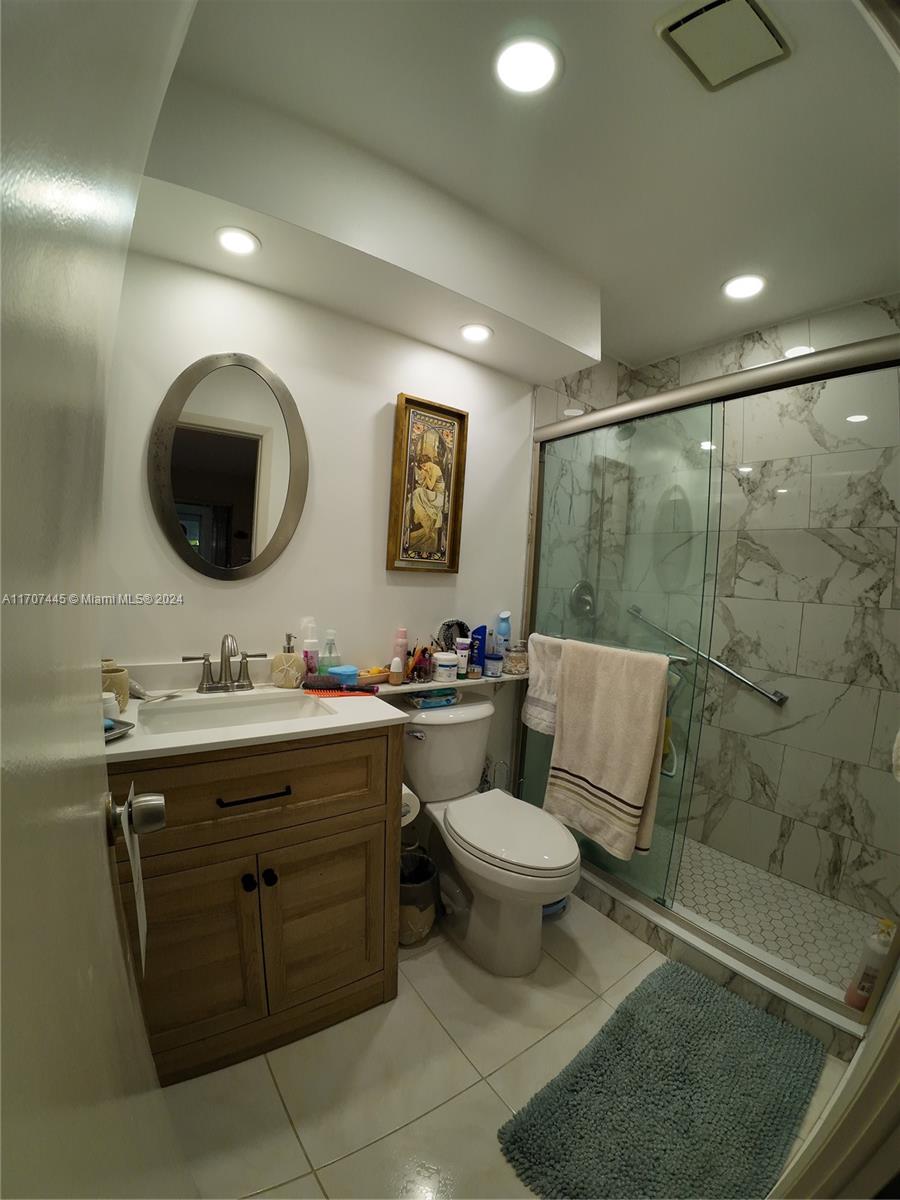 KINGS POINT SAXONY CONDOS - Residential