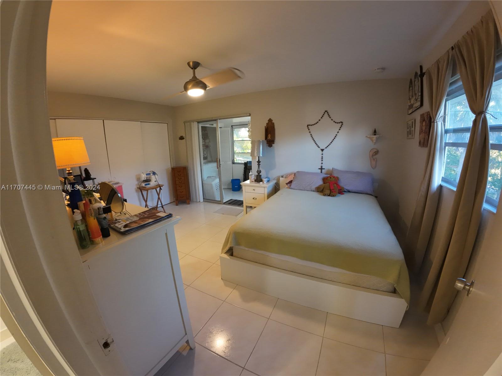 KINGS POINT SAXONY CONDOS - Residential
