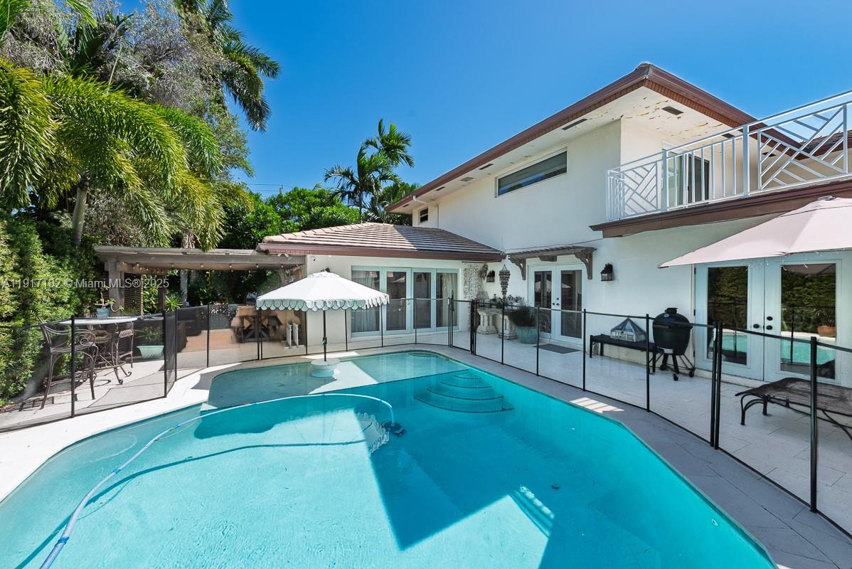 BAY HARBOR ISLAND - Residential