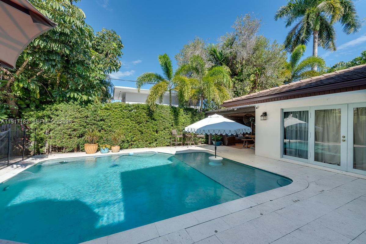 BAY HARBOR ISLAND - Residential