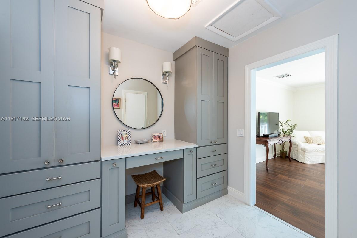 BAY HARBOR ISLAND - Residential