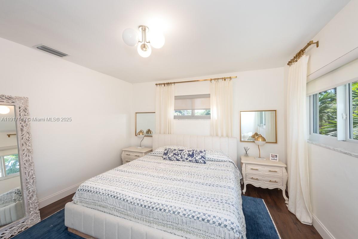 BAY HARBOR ISLAND - Residential