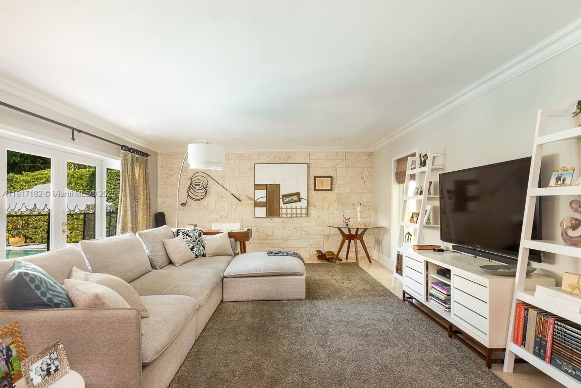 BAY HARBOR ISLAND - Residential