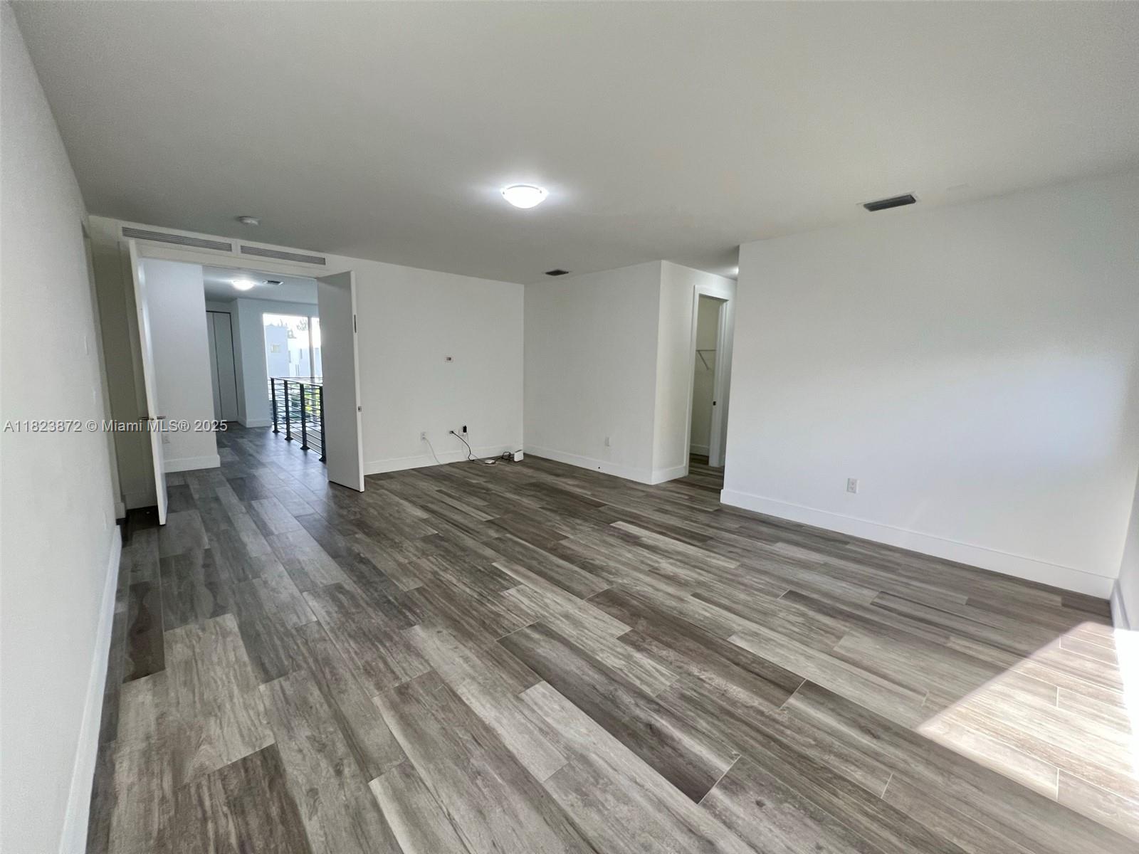 DORAL COMMONS RESIDENTIAL - Residential