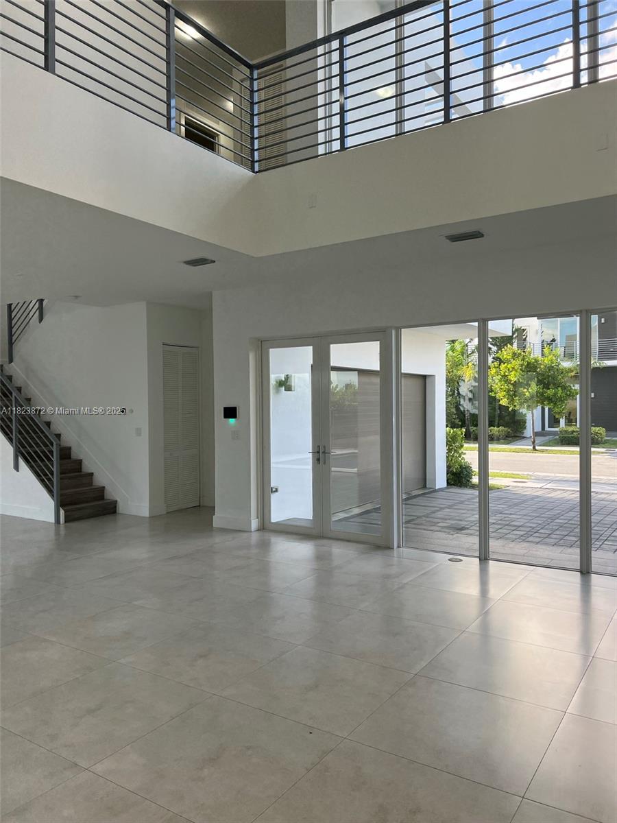 DORAL COMMONS RESIDENTIAL - Residential