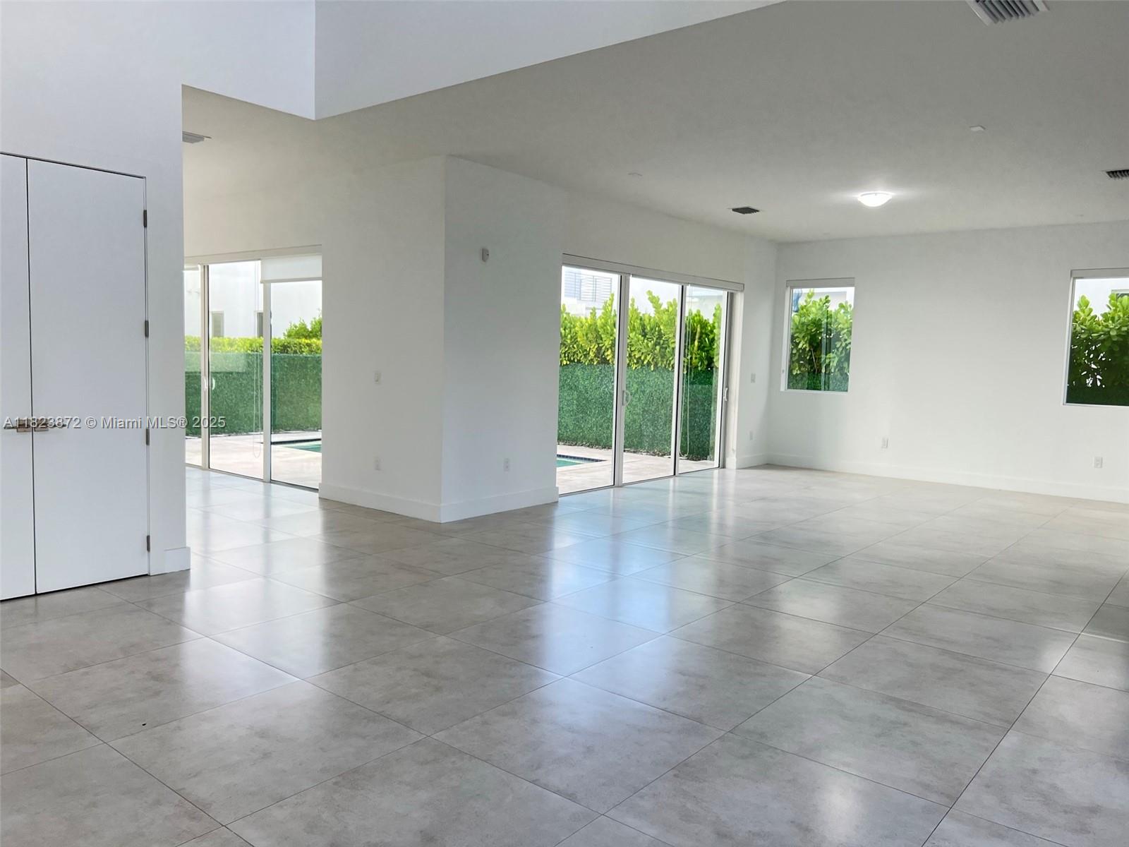 DORAL COMMONS RESIDENTIAL - Residential