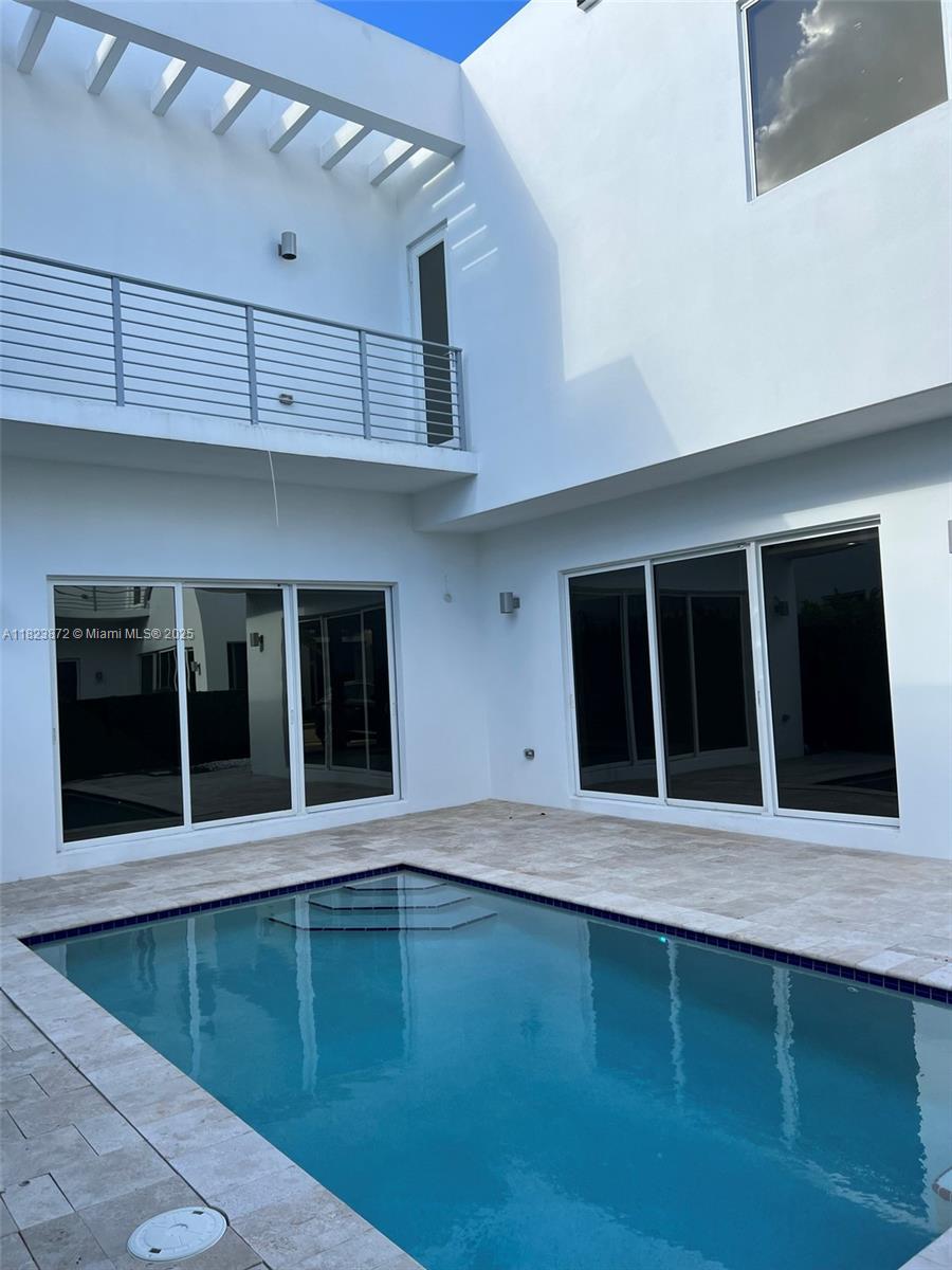 DORAL COMMONS RESIDENTIAL - Residential