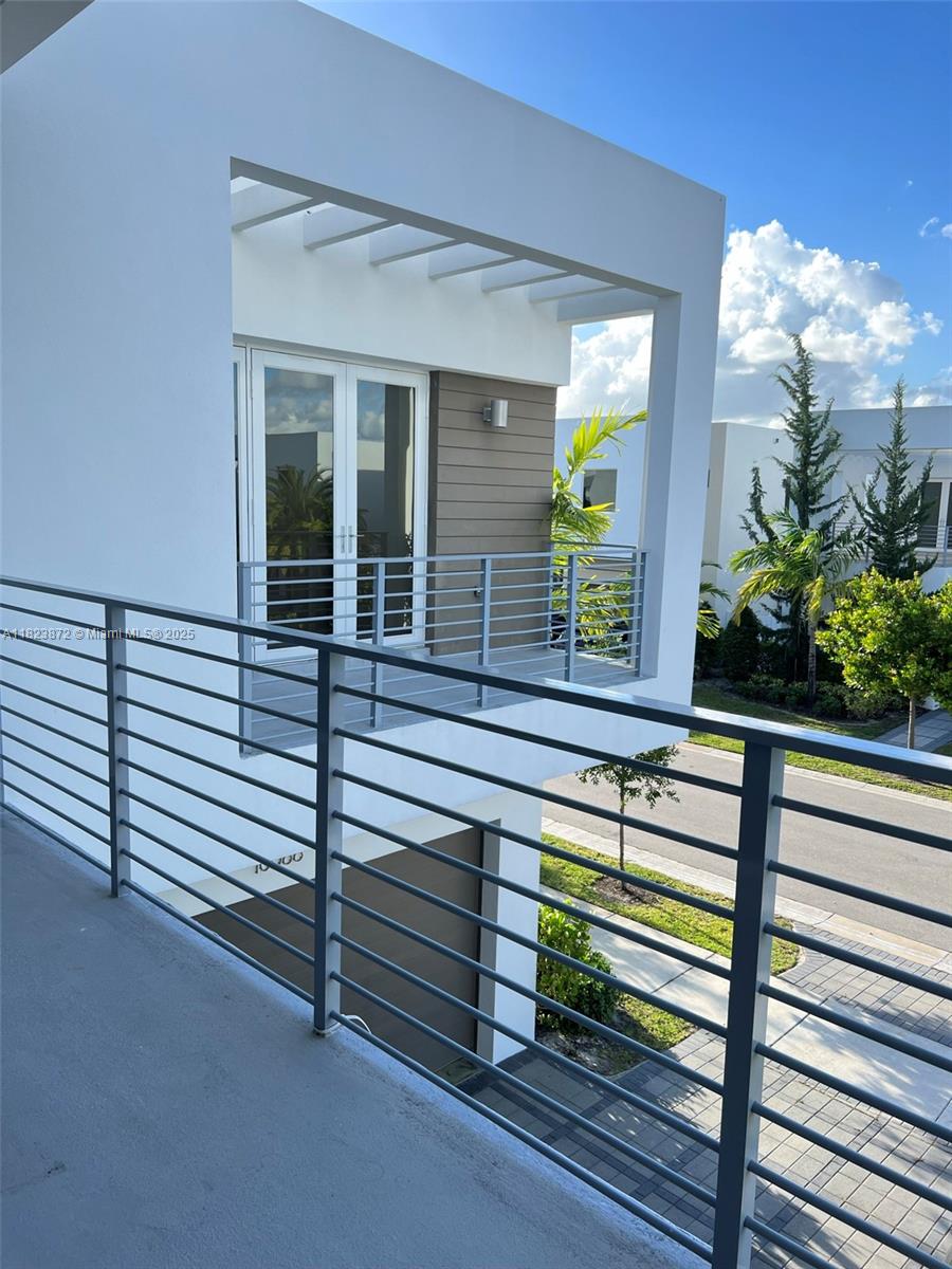 DORAL COMMONS RESIDENTIAL - Residential