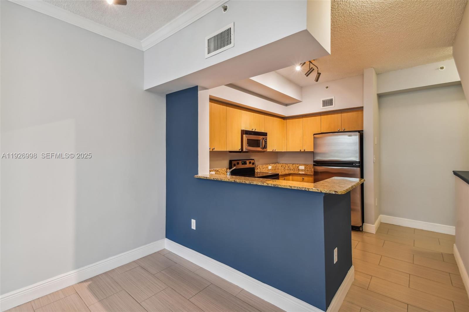 AVENTI AT AVENTURA CONDO - Residential Lease