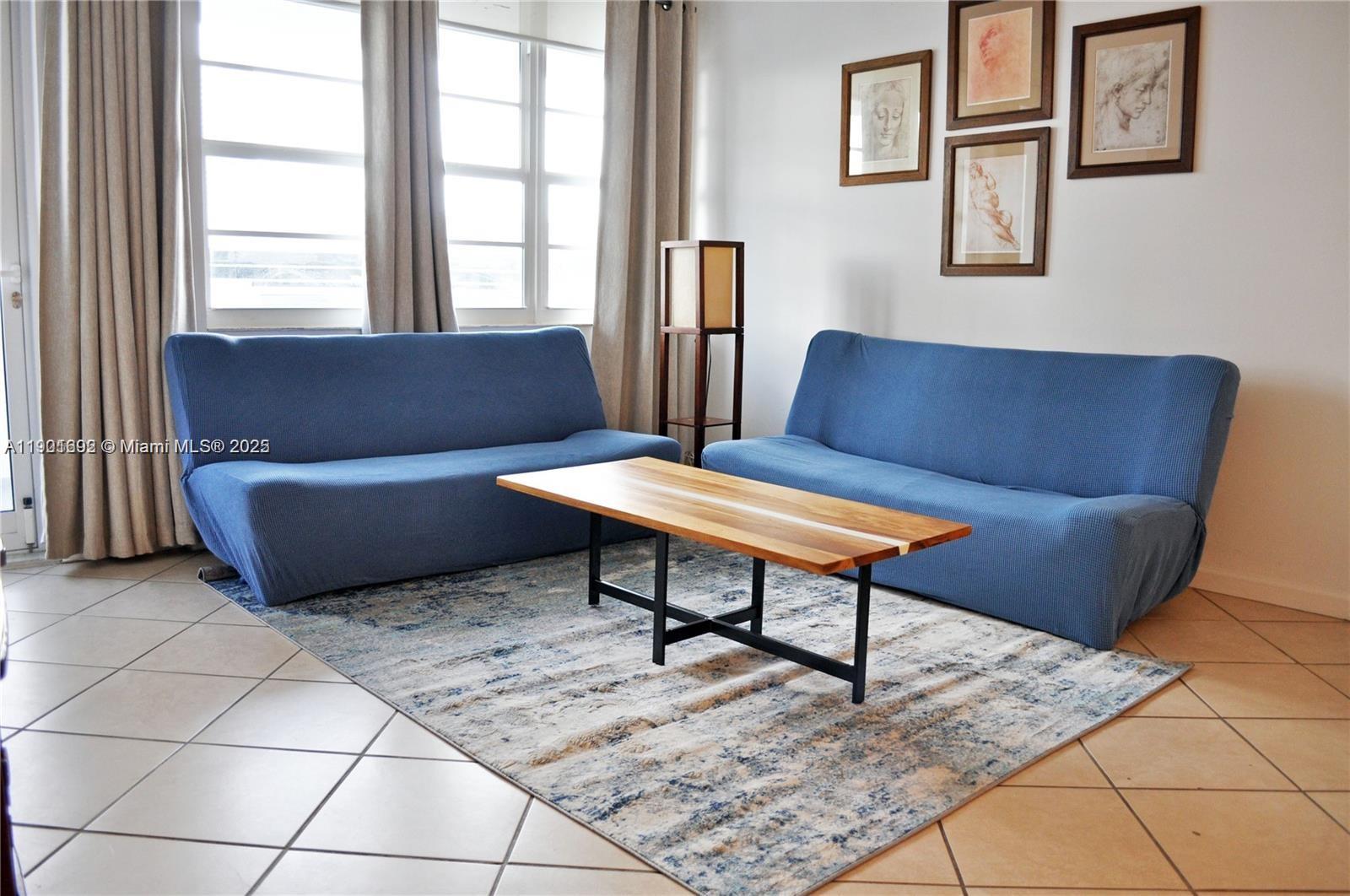 THE DECOPLAGE CONDO - Residential