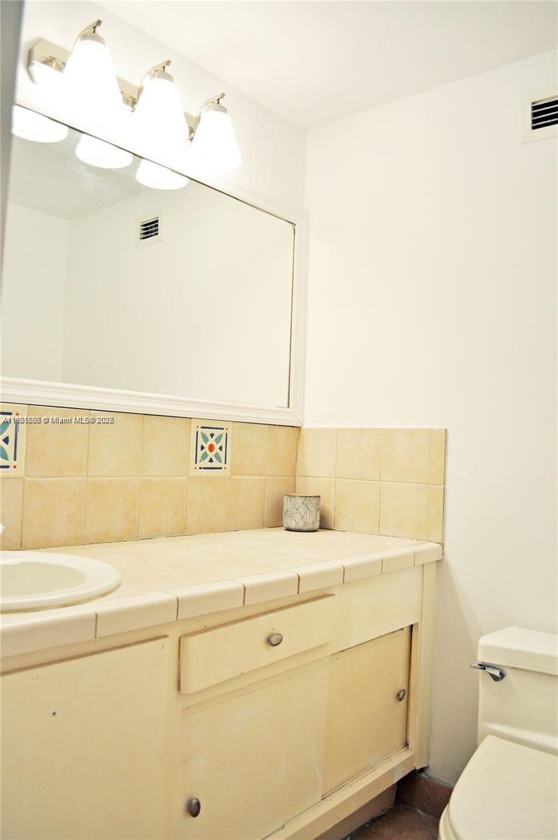 THE DECOPLAGE CONDO - Residential