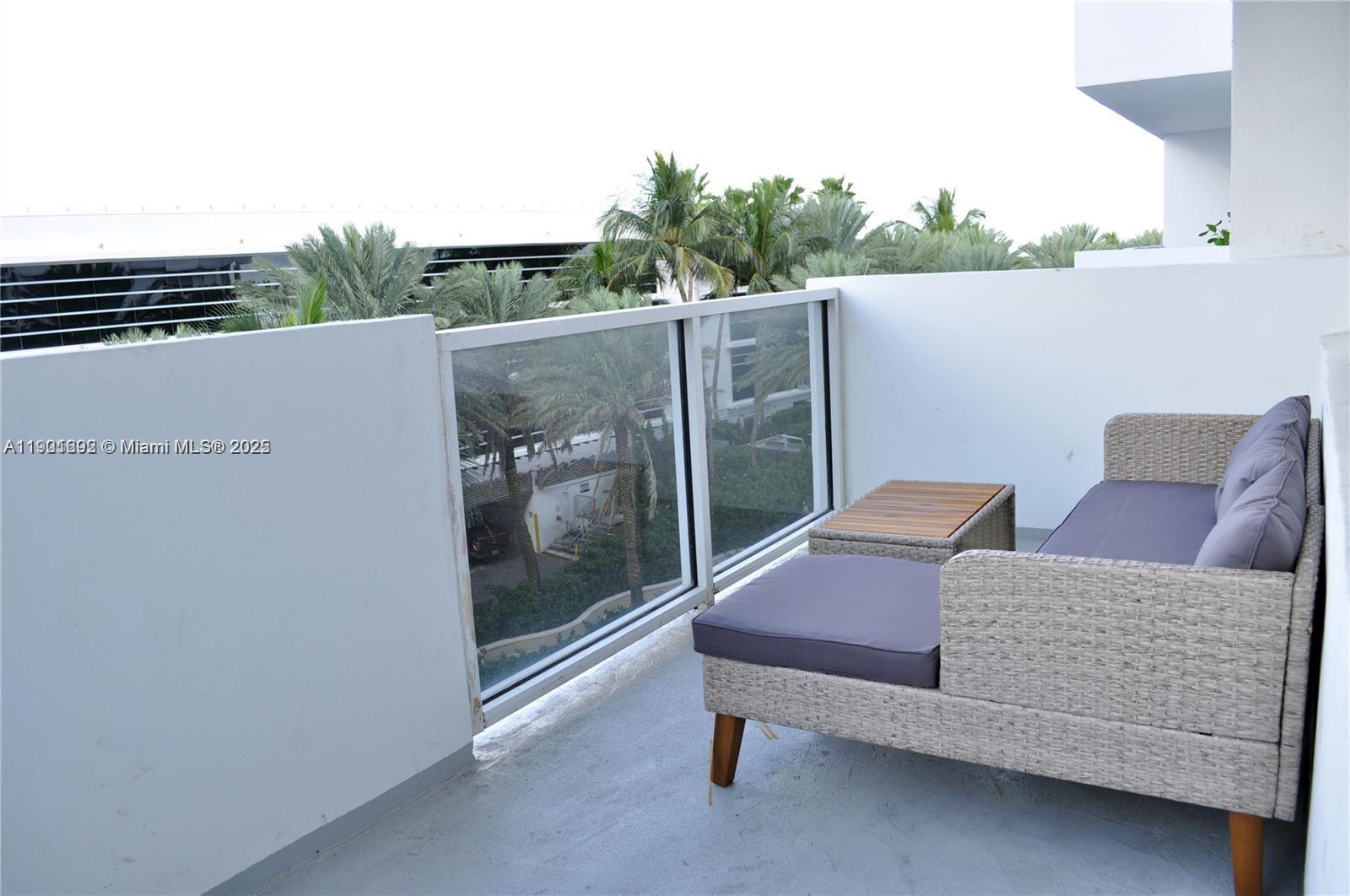 THE DECOPLAGE CONDO - Residential