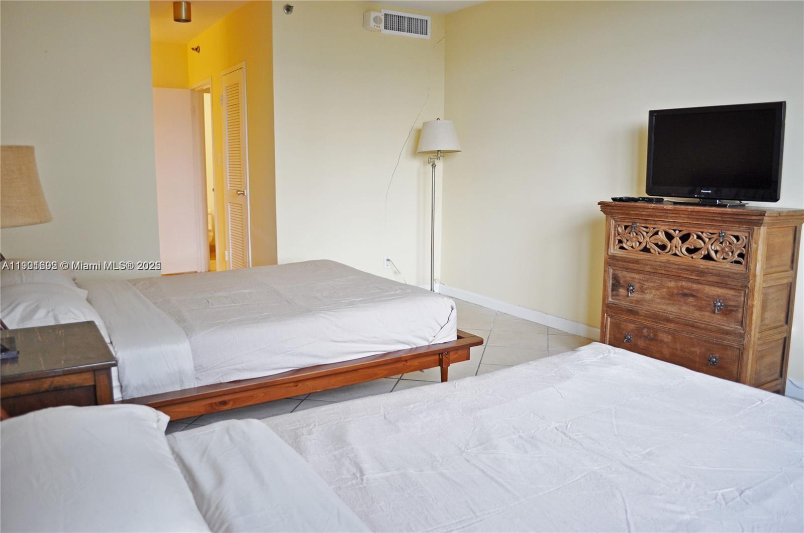 THE DECOPLAGE CONDO - Residential