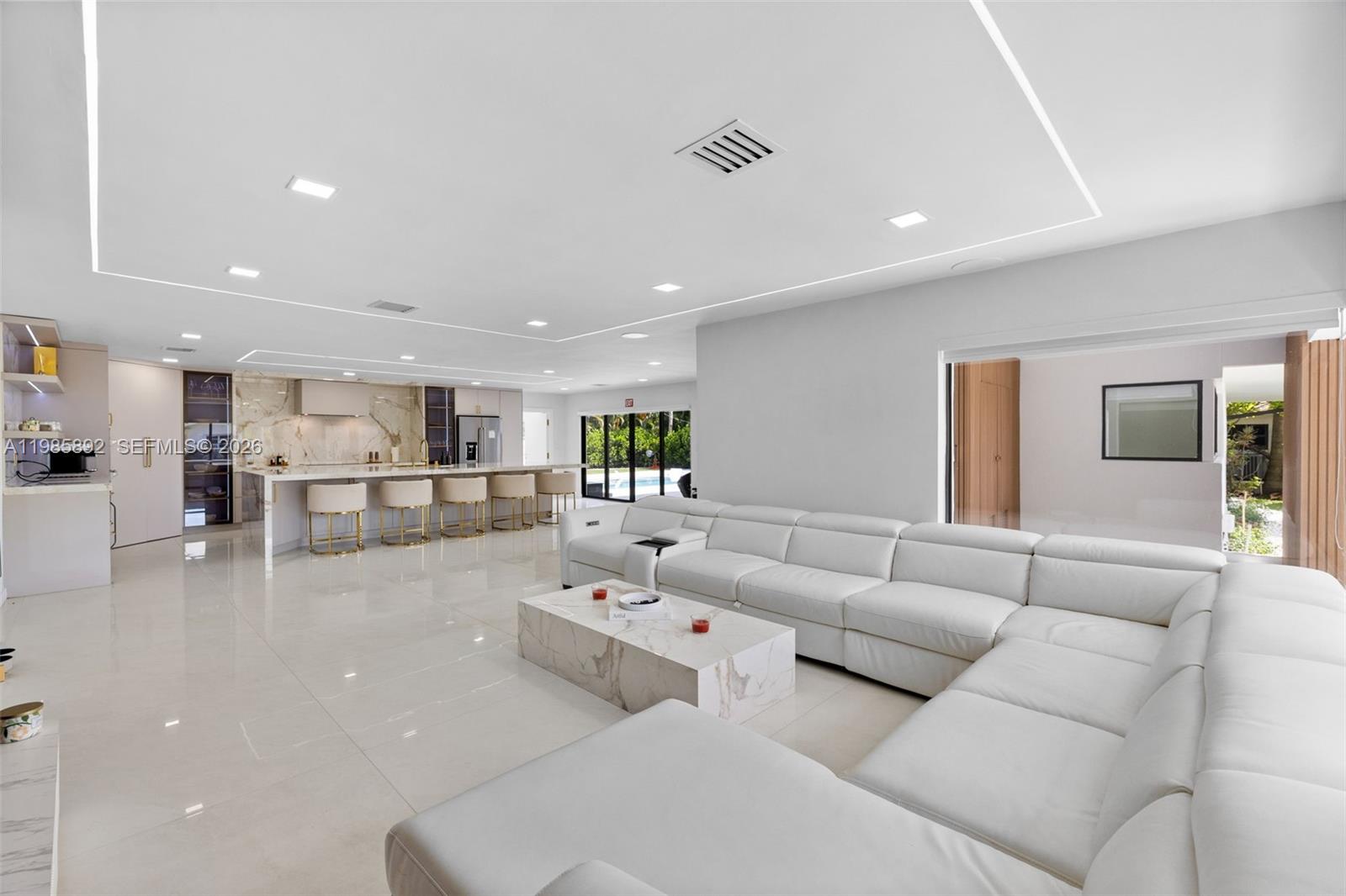 Hollywood Lakes - Residential Lease