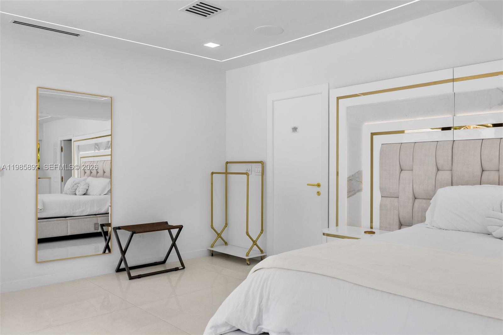 Hollywood Lakes - Residential Lease