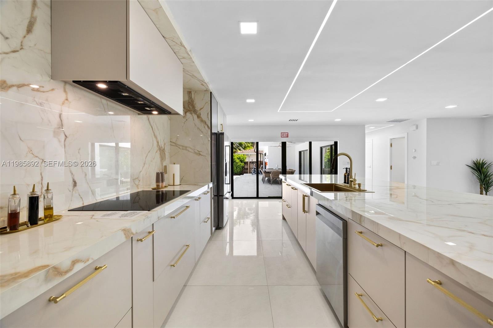 Hollywood Lakes - Residential Lease