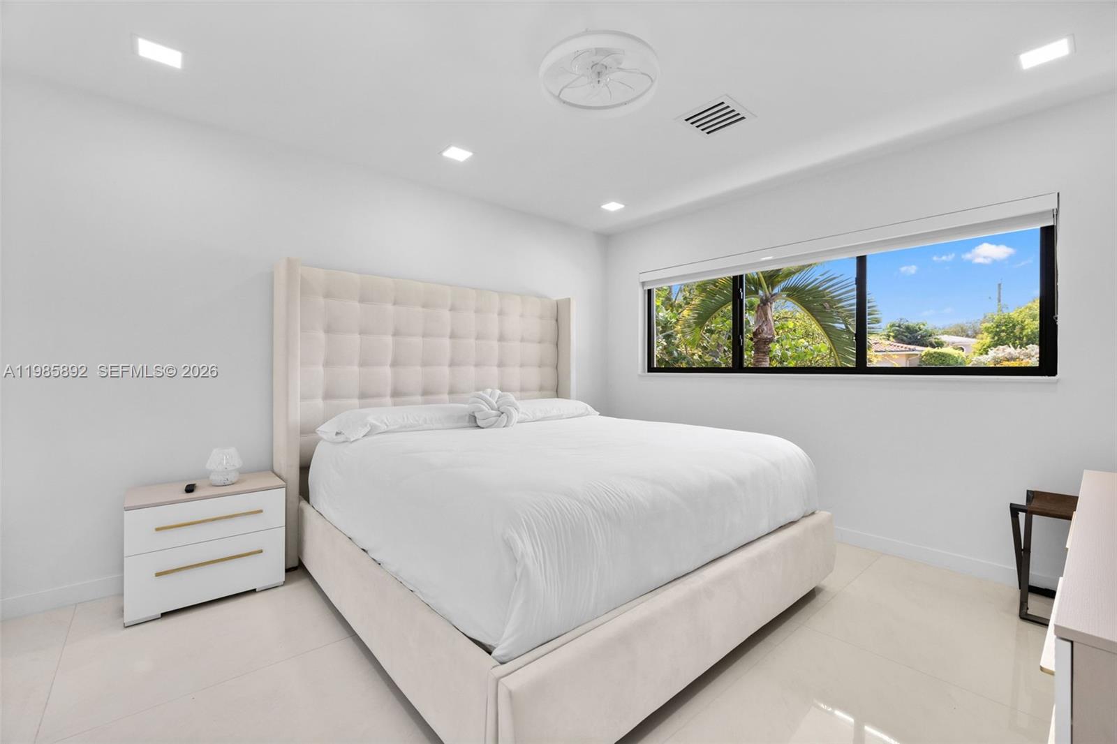 Hollywood Lakes - Residential Lease