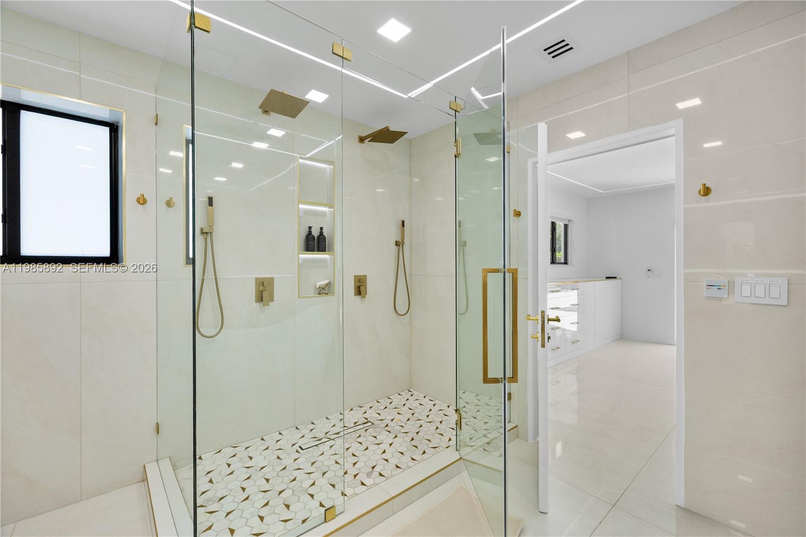 Hollywood Lakes - Residential Lease