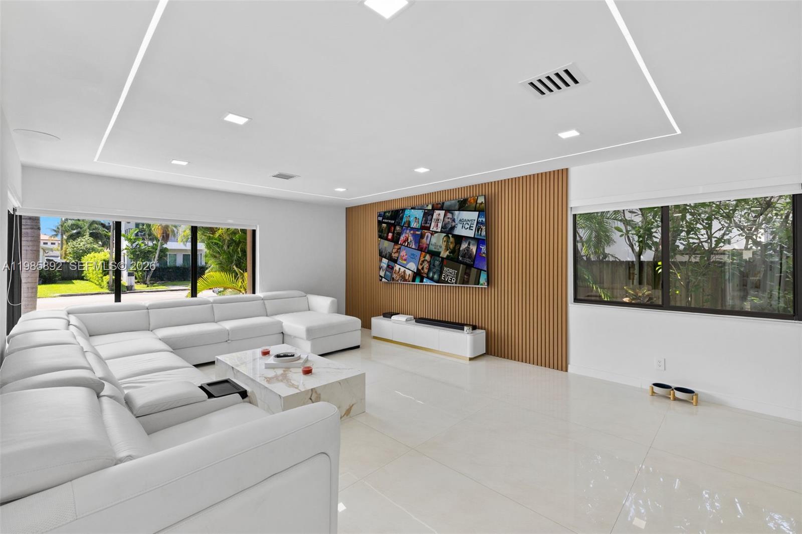 Hollywood Lakes - Residential Lease