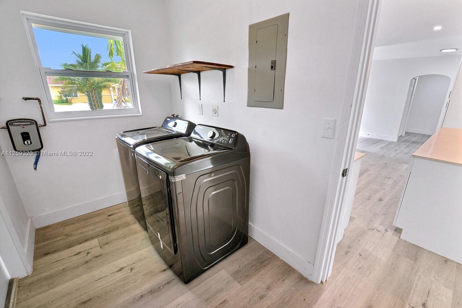 PLANTATION GARDENS - Residential Lease