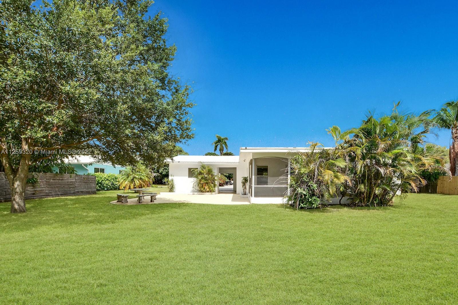 PLANTATION GARDENS - Residential Lease