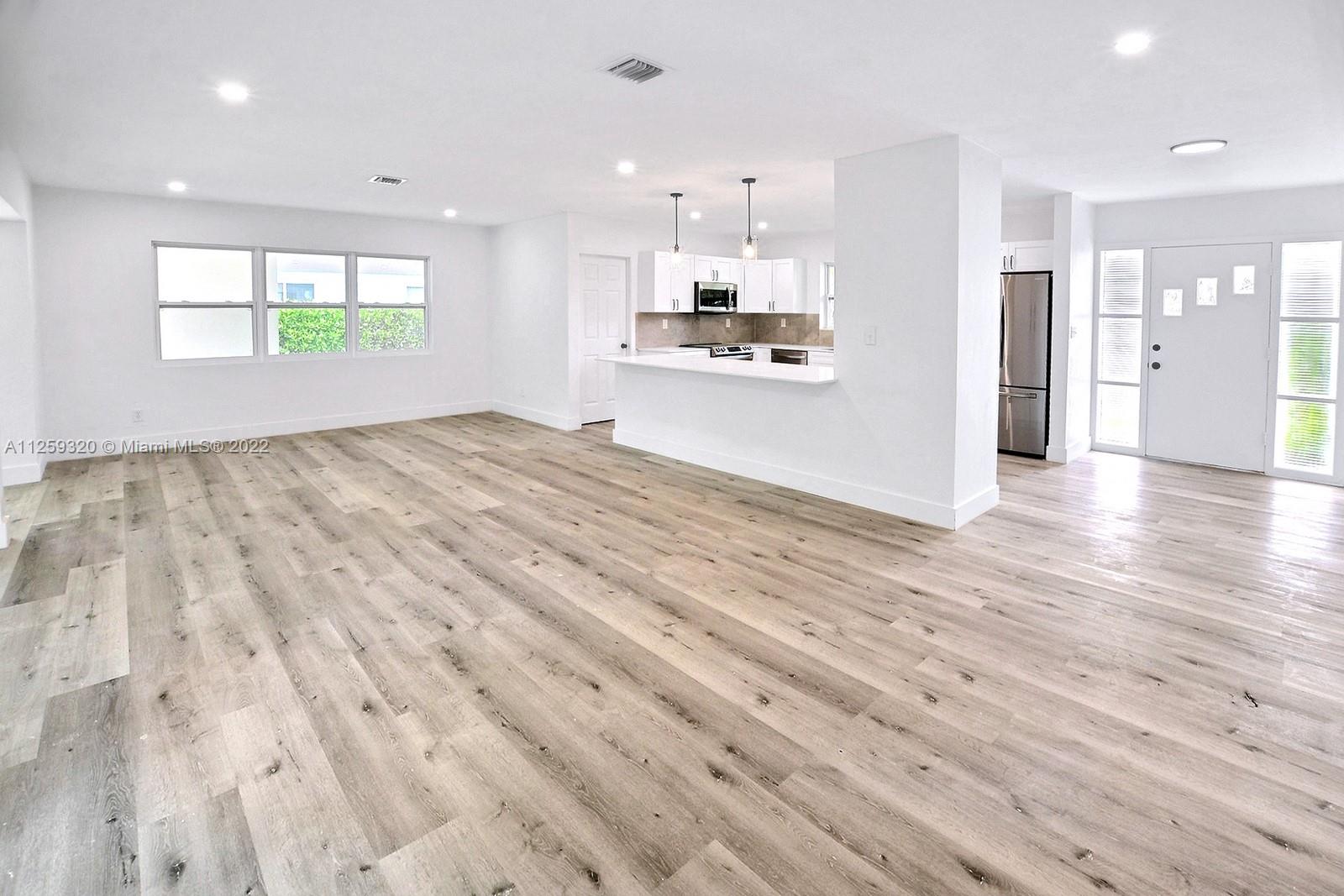 PLANTATION GARDENS - Residential Lease