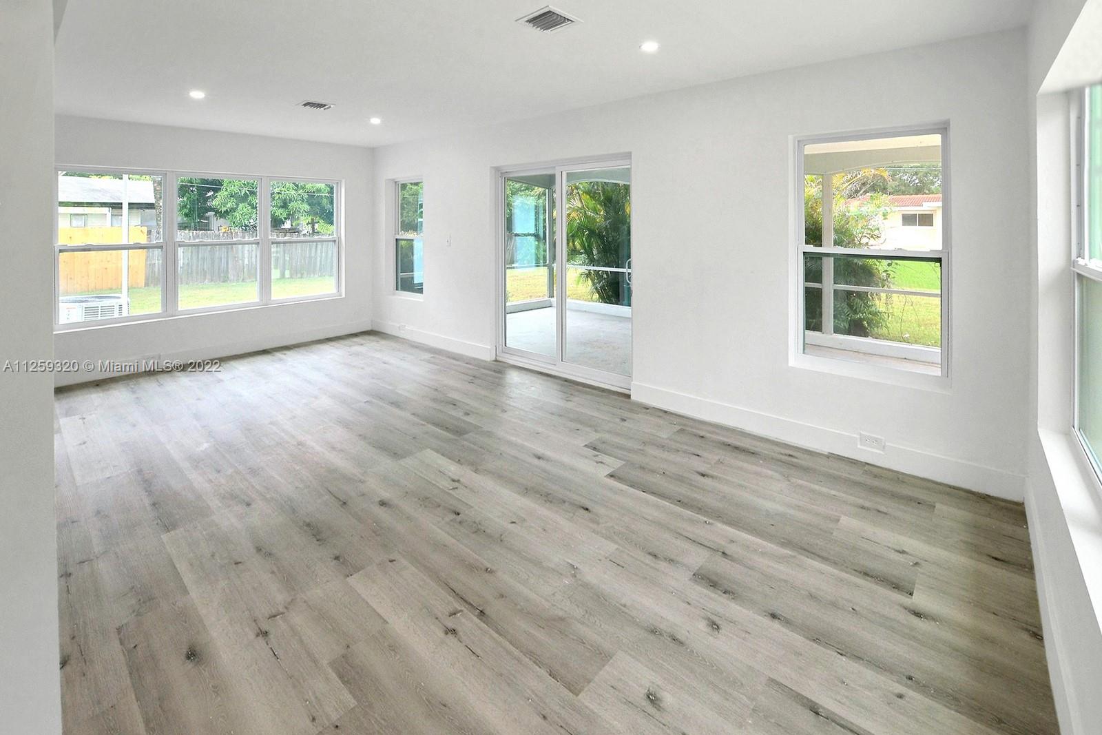 PLANTATION GARDENS - Residential Lease