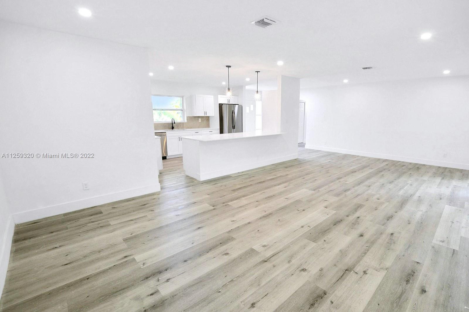 PLANTATION GARDENS - Residential Lease