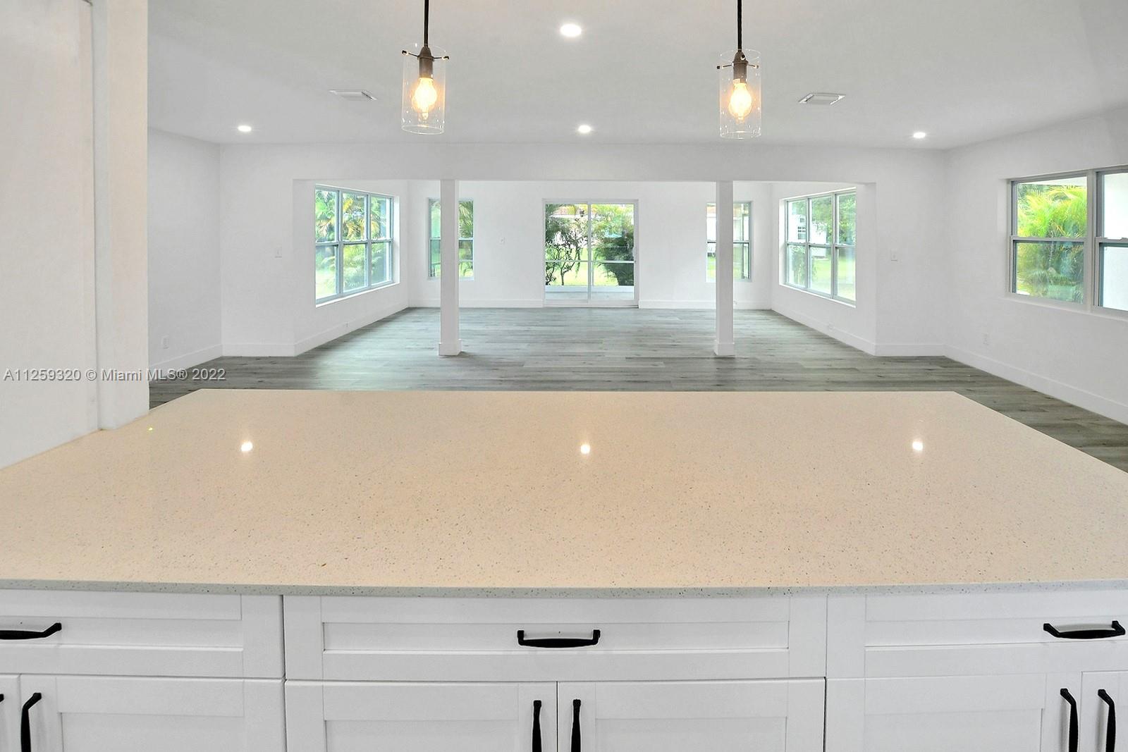 PLANTATION GARDENS - Residential Lease