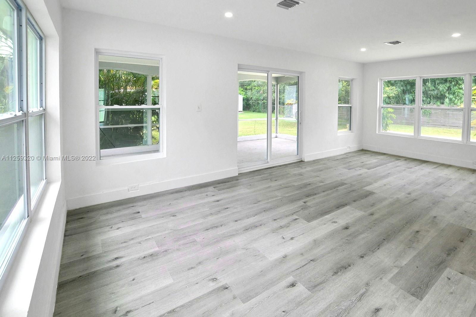 PLANTATION GARDENS - Residential Lease