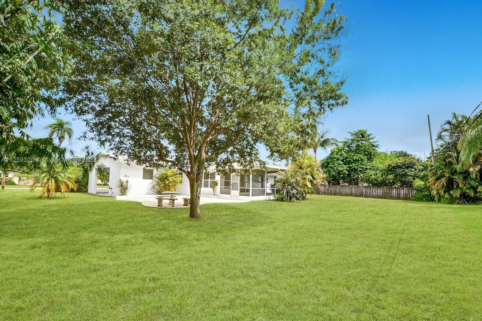 PLANTATION GARDENS - Residential Lease