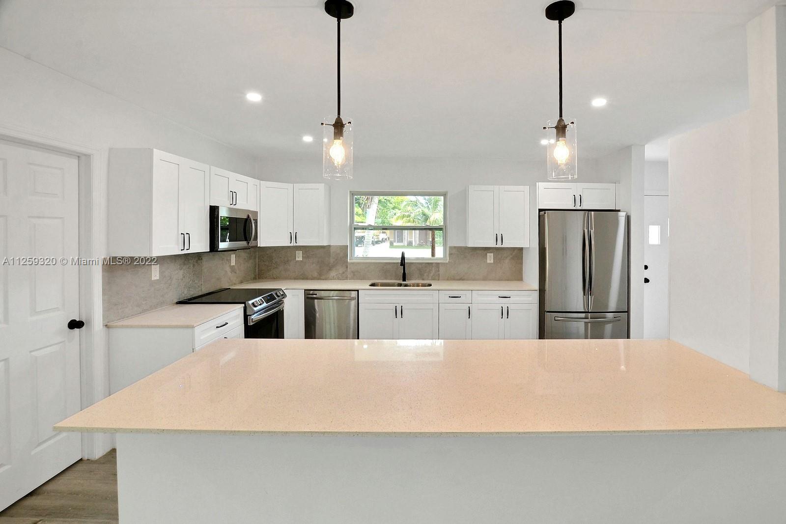 PLANTATION GARDENS - Residential Lease