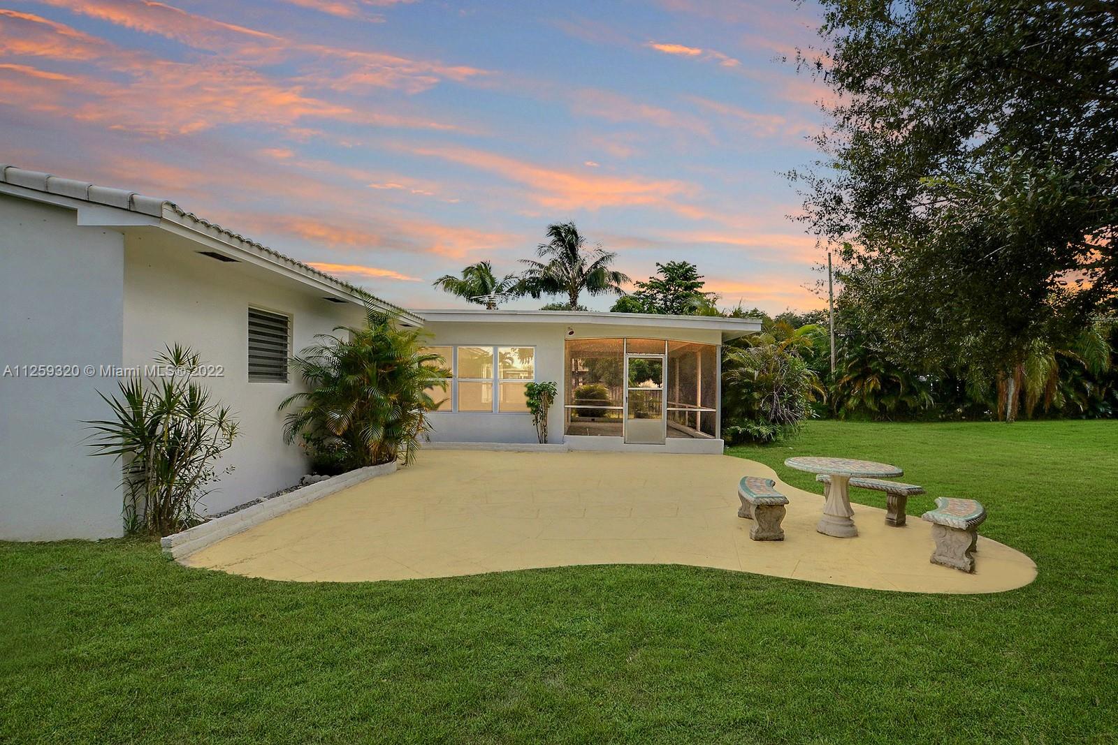 PLANTATION GARDENS - Residential Lease