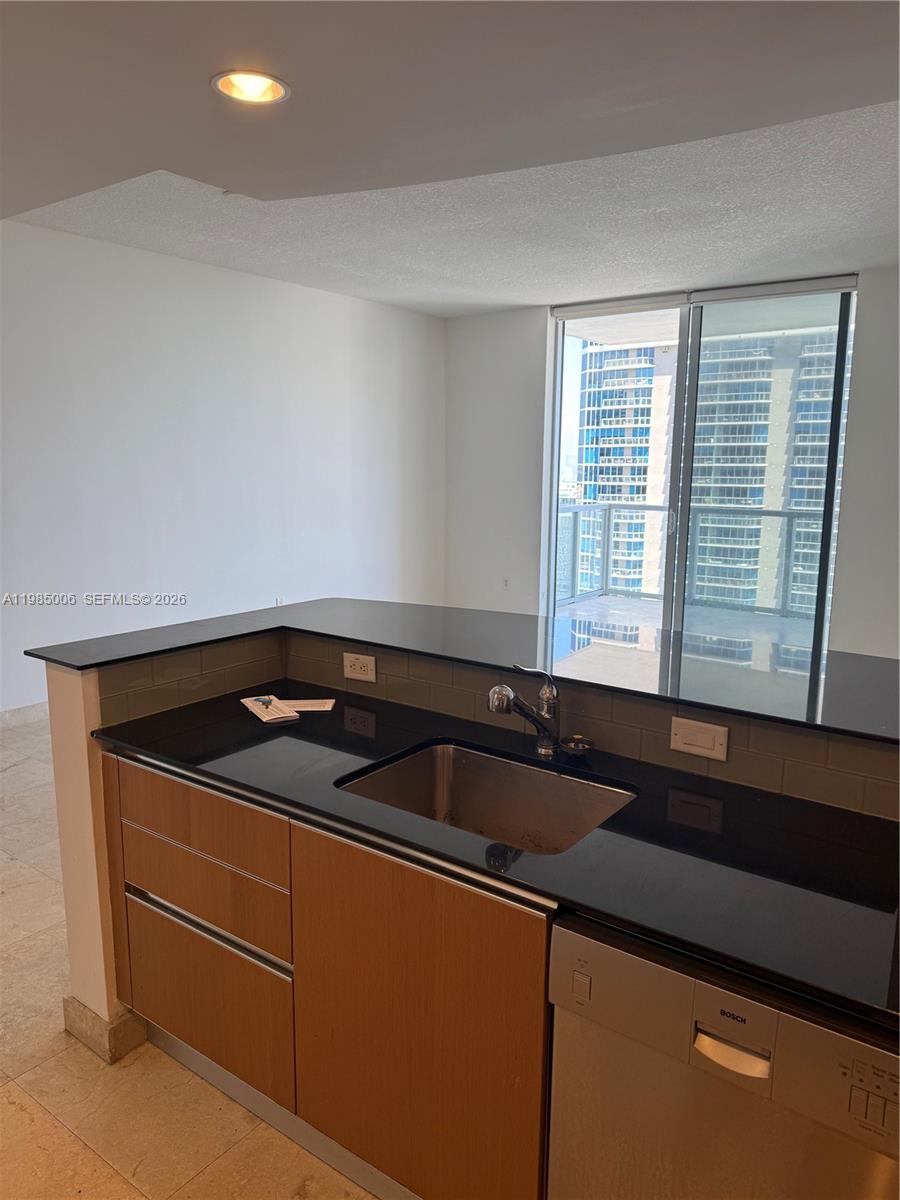 1060 BRICKELL CONDO - Residential Lease