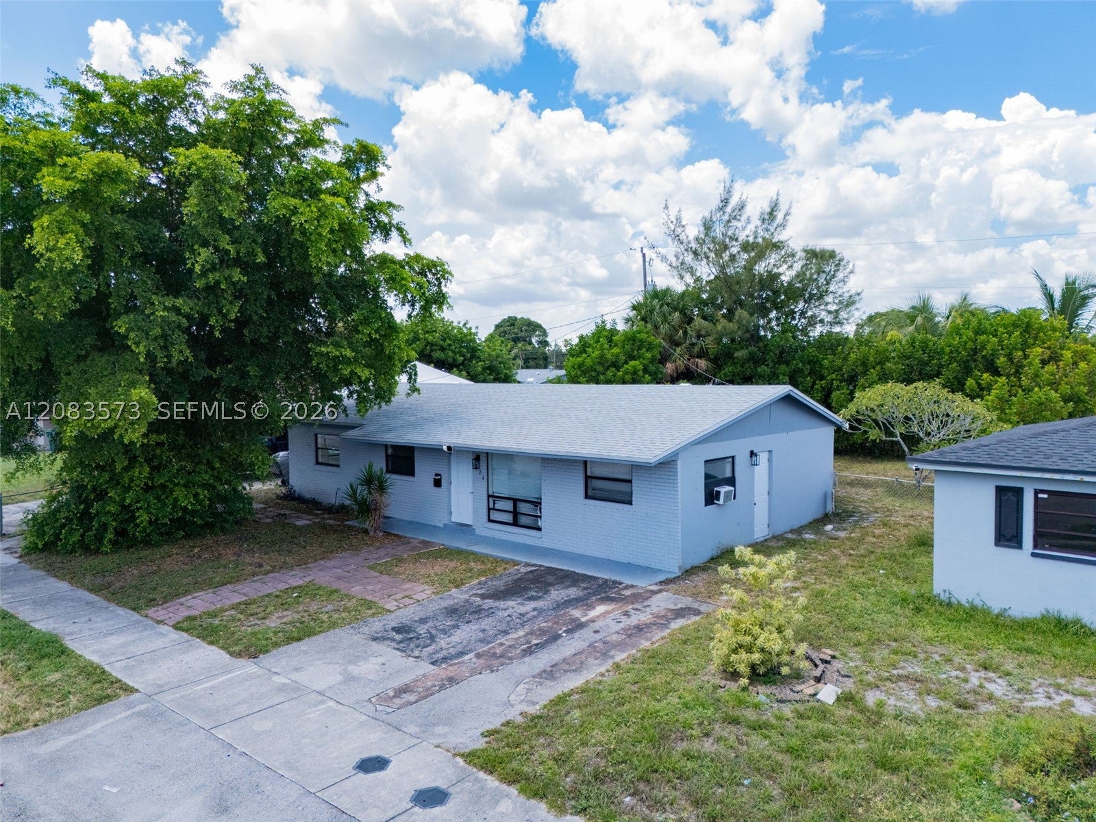 1421 NW 32nd Ave