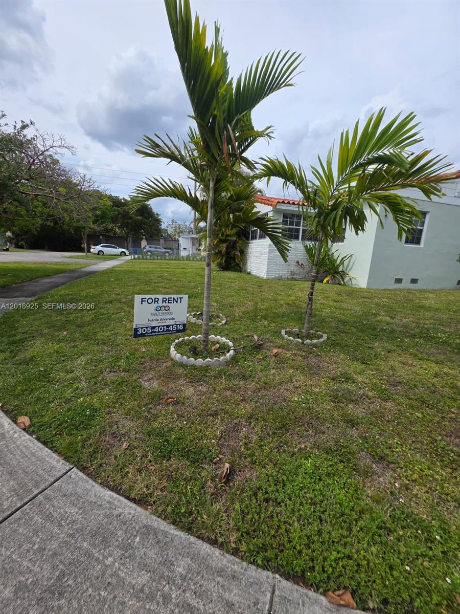 1611 Coral Gate Dr