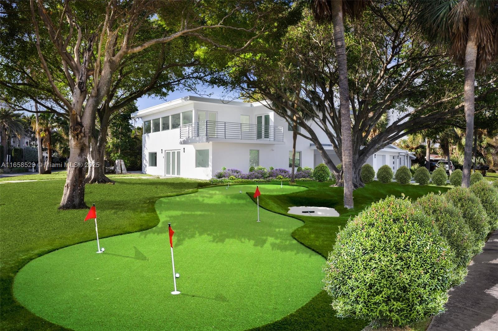 1903 Bay Dr