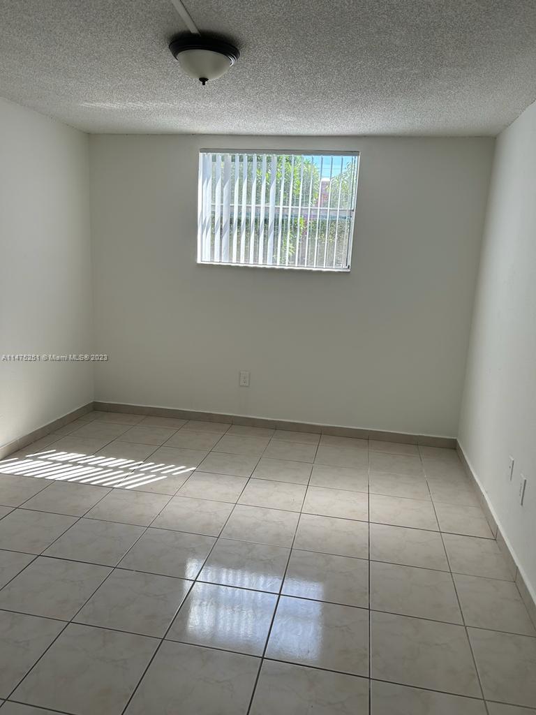 LAS ESTRELLAS CONDO - Residential Lease