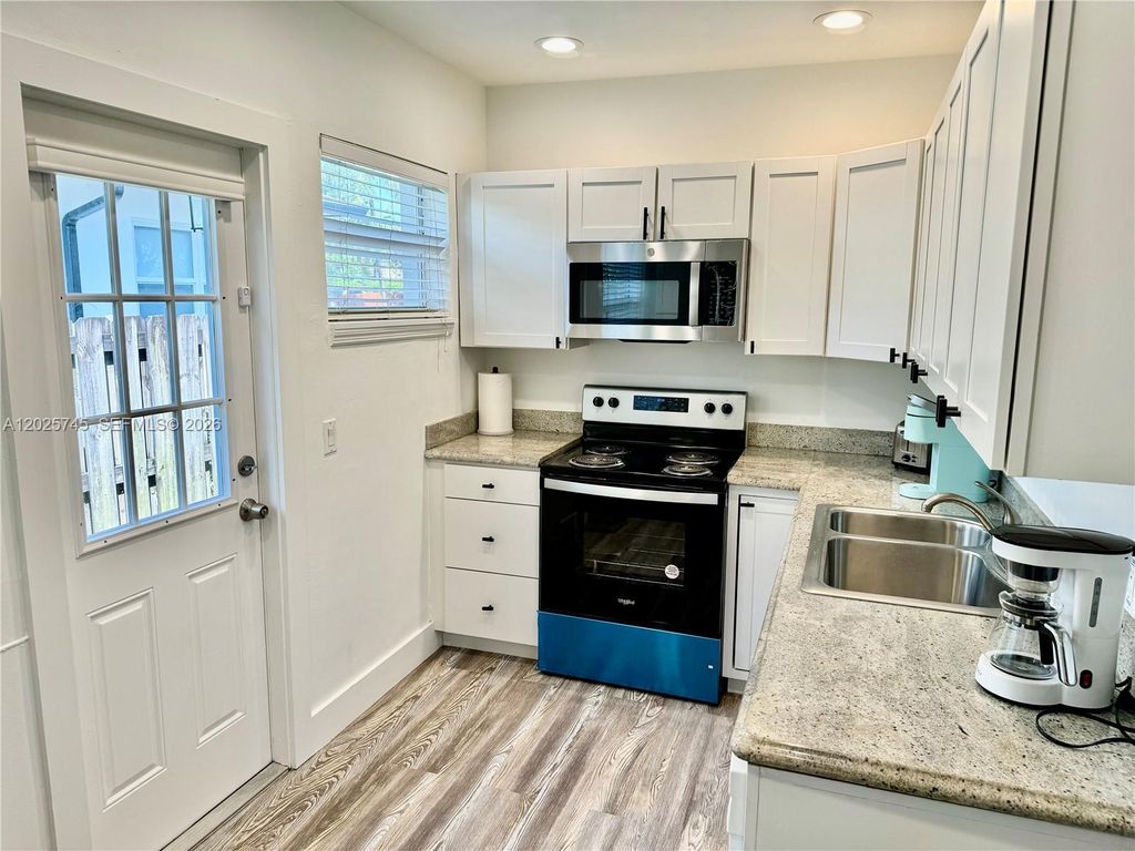 Photo of 301 NE 15th Ave #1, Fort Lauderdale, FL 33301 (MLS # A12025745)
