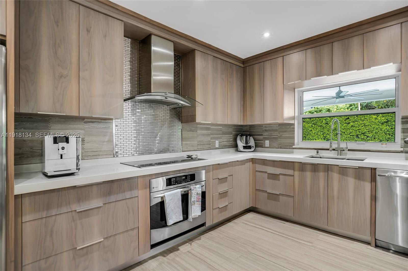 BAY HEIGHTS - Residential