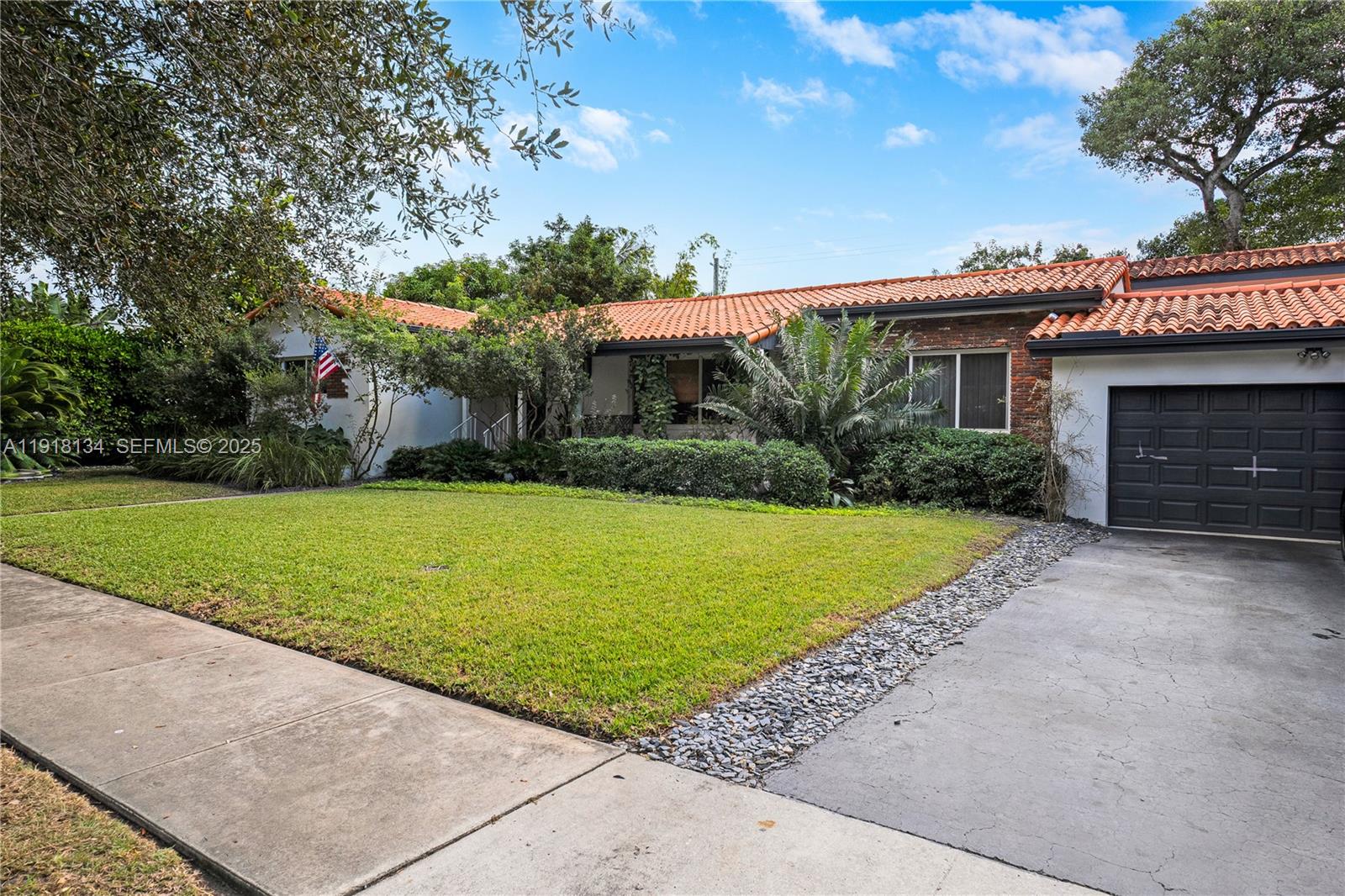 BAY HEIGHTS - Residential