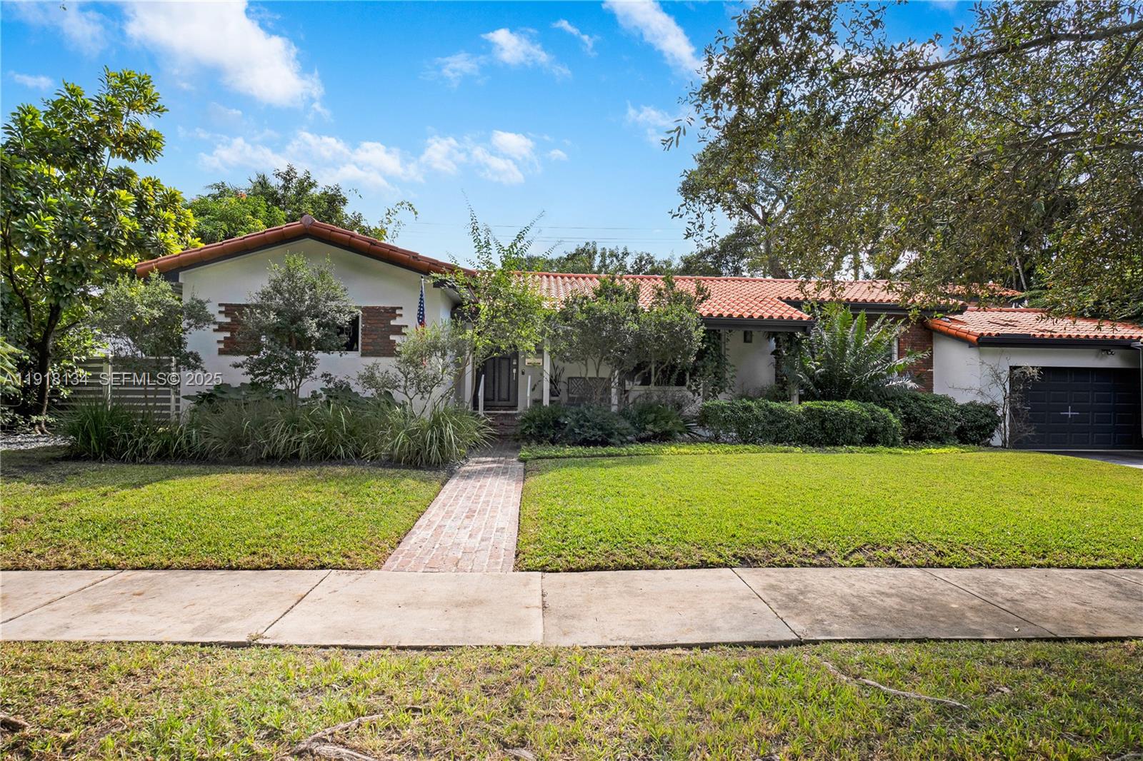 BAY HEIGHTS - Residential