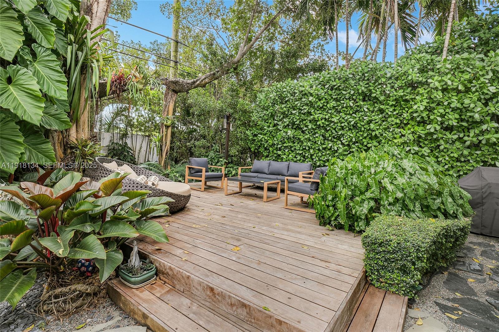 BAY HEIGHTS - Residential