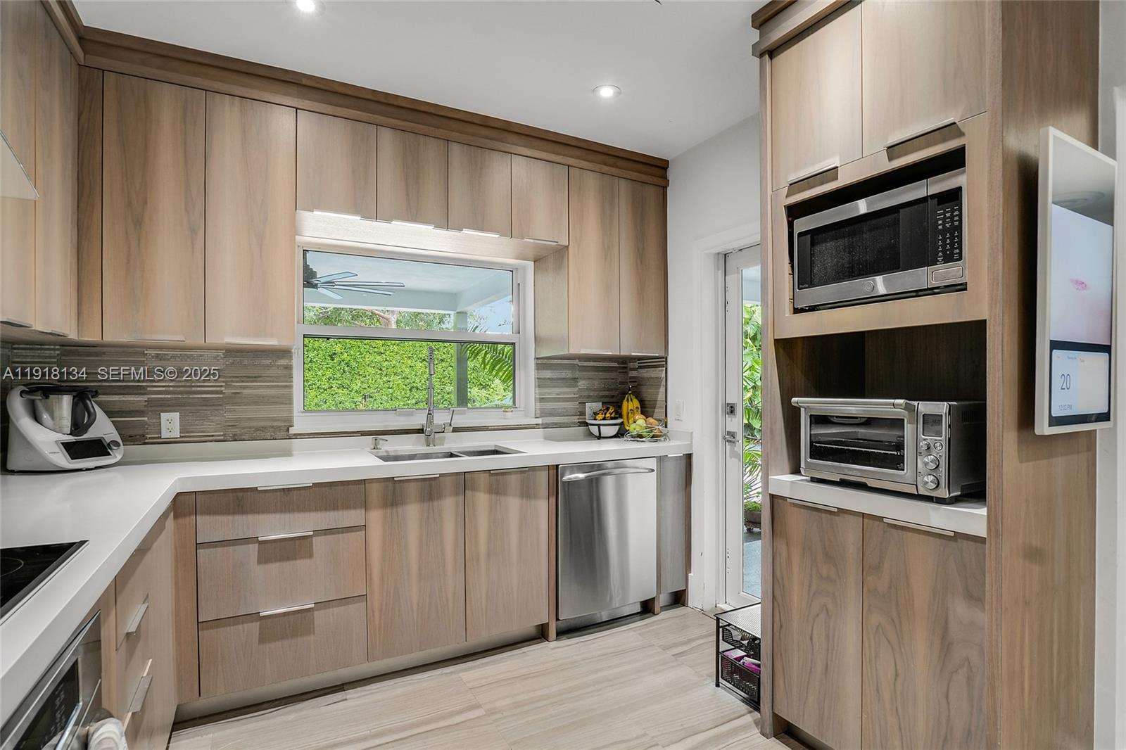 BAY HEIGHTS - Residential