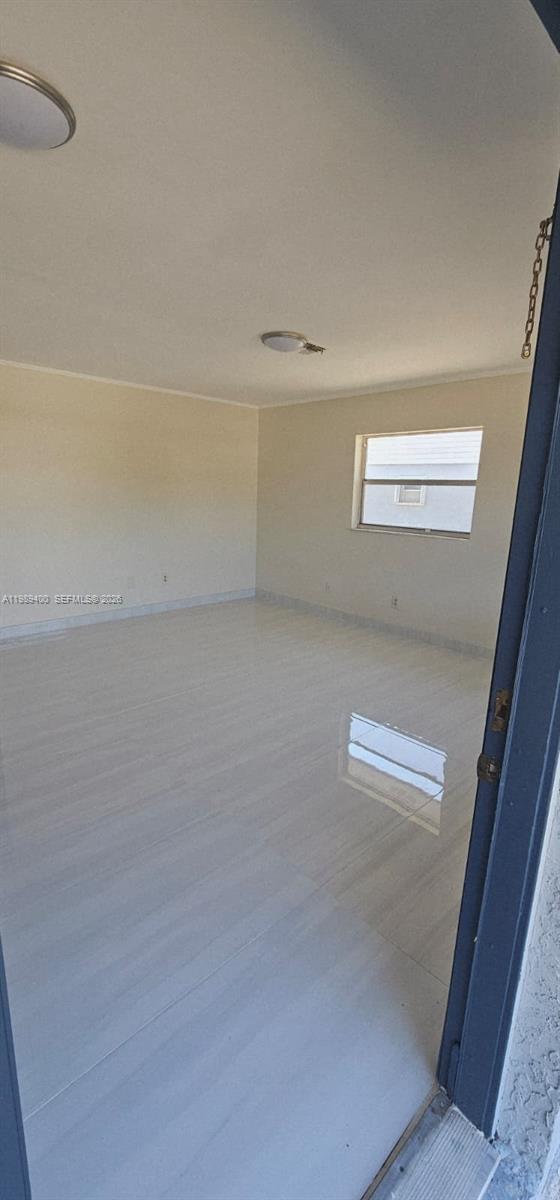 WHISPERING PALMS UNIT 5 - Residential Lease