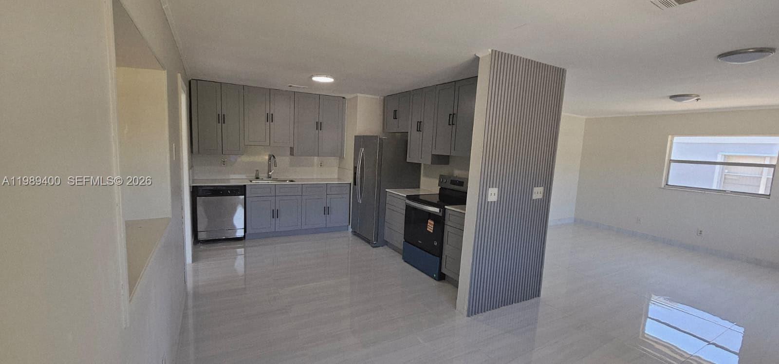 WHISPERING PALMS UNIT 5 - Residential Lease