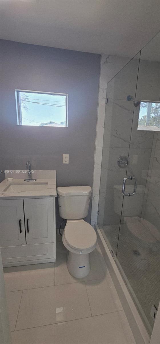 WHISPERING PALMS UNIT 5 - Residential Lease