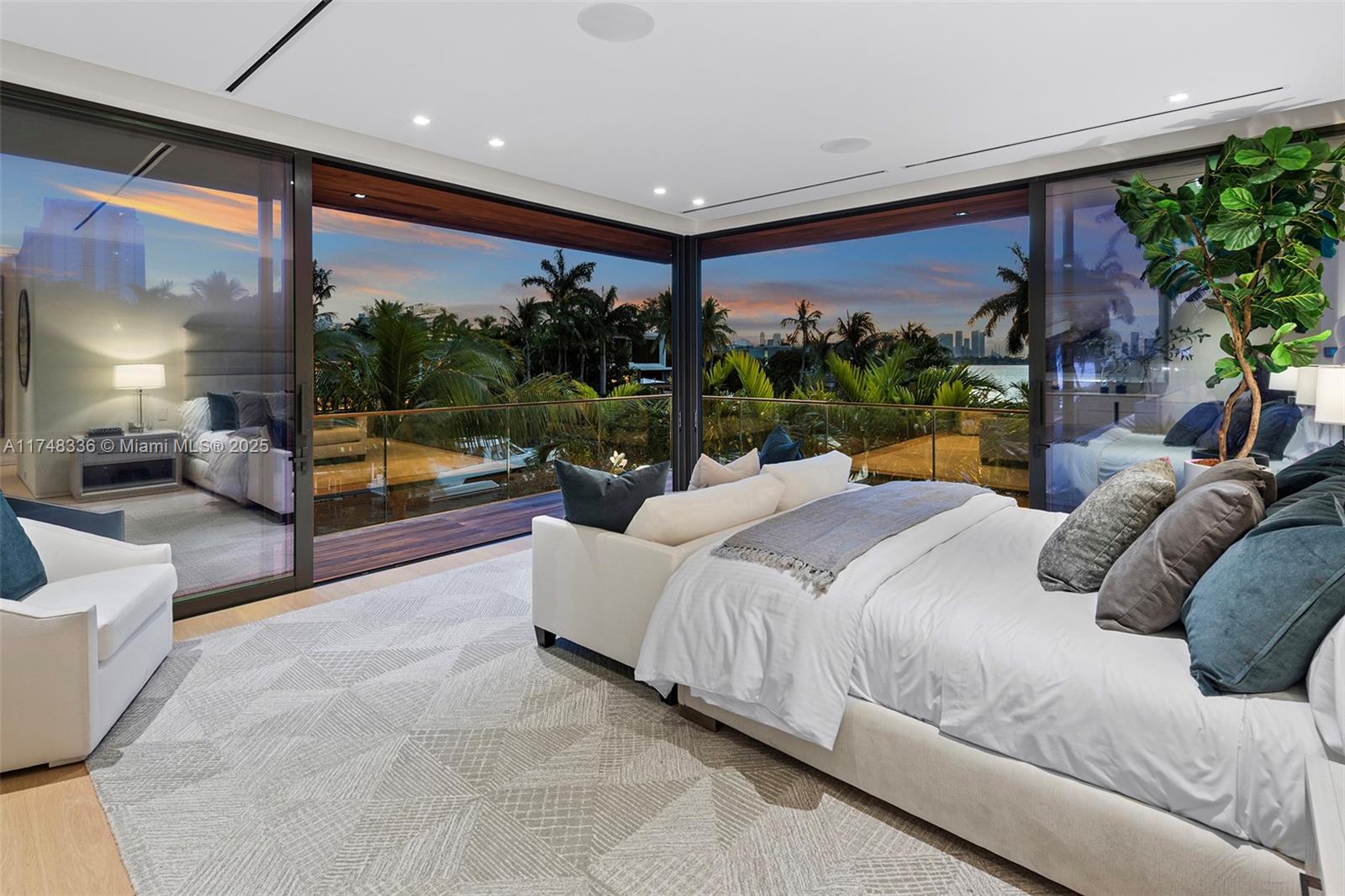 SUNSET ISLANDS-ISLAND NO - Residential